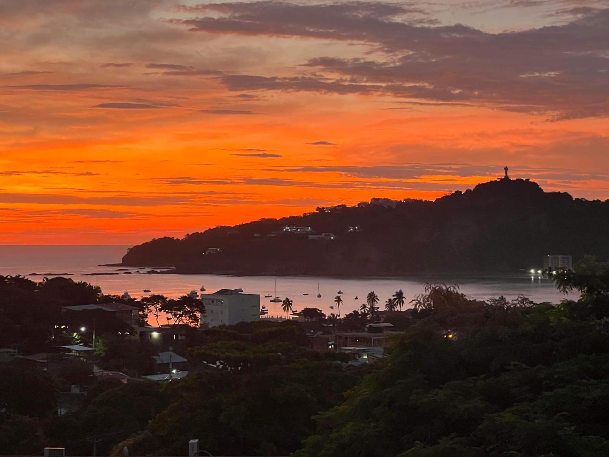 Buena Onda Backpackers Hotel San Juan del Sur Bagian luar foto