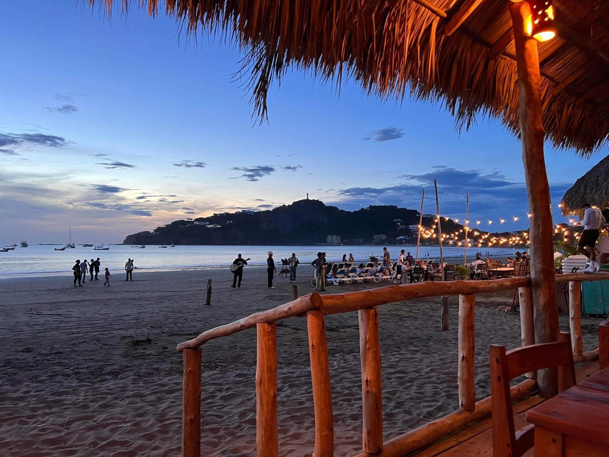 Buena Onda Backpackers Hotel San Juan del Sur Bagian luar foto